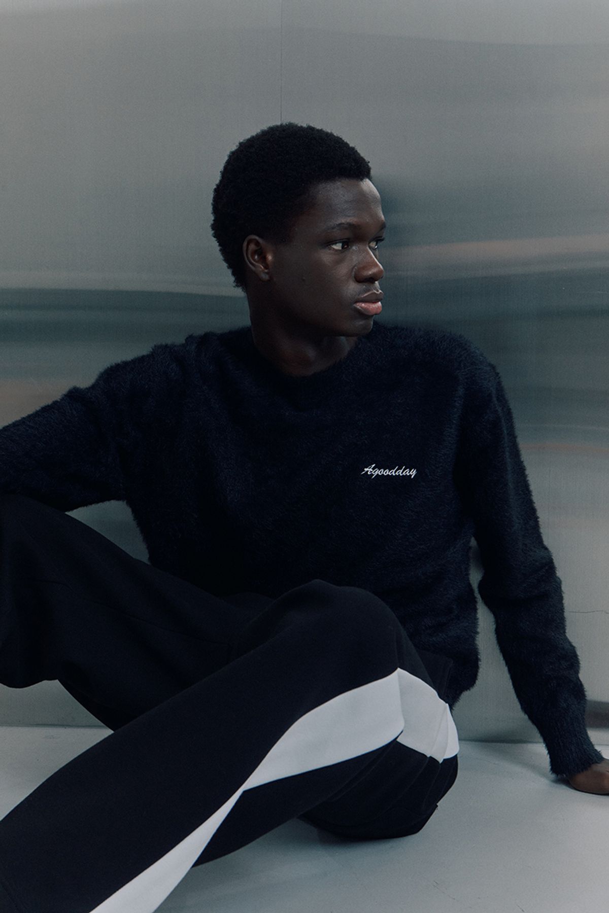 어굿데이(AGOODDAY) [UNISEX]  BISCOUS ROUND KNIT (black)