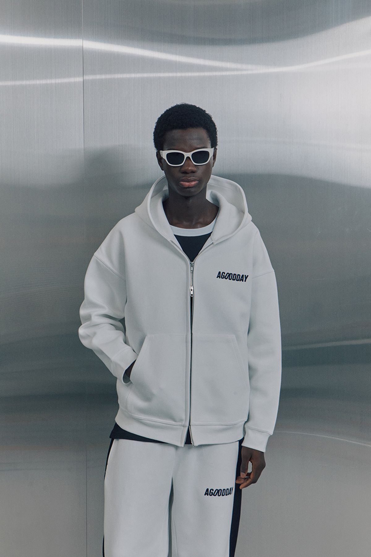 어굿데이(AGOODDAY) [UNISEX]  BELLUNA HOODIE ZIPUP (white)
