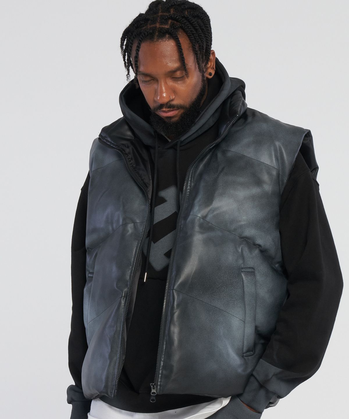 테네르(TENER) Paint leather padded vest_Black