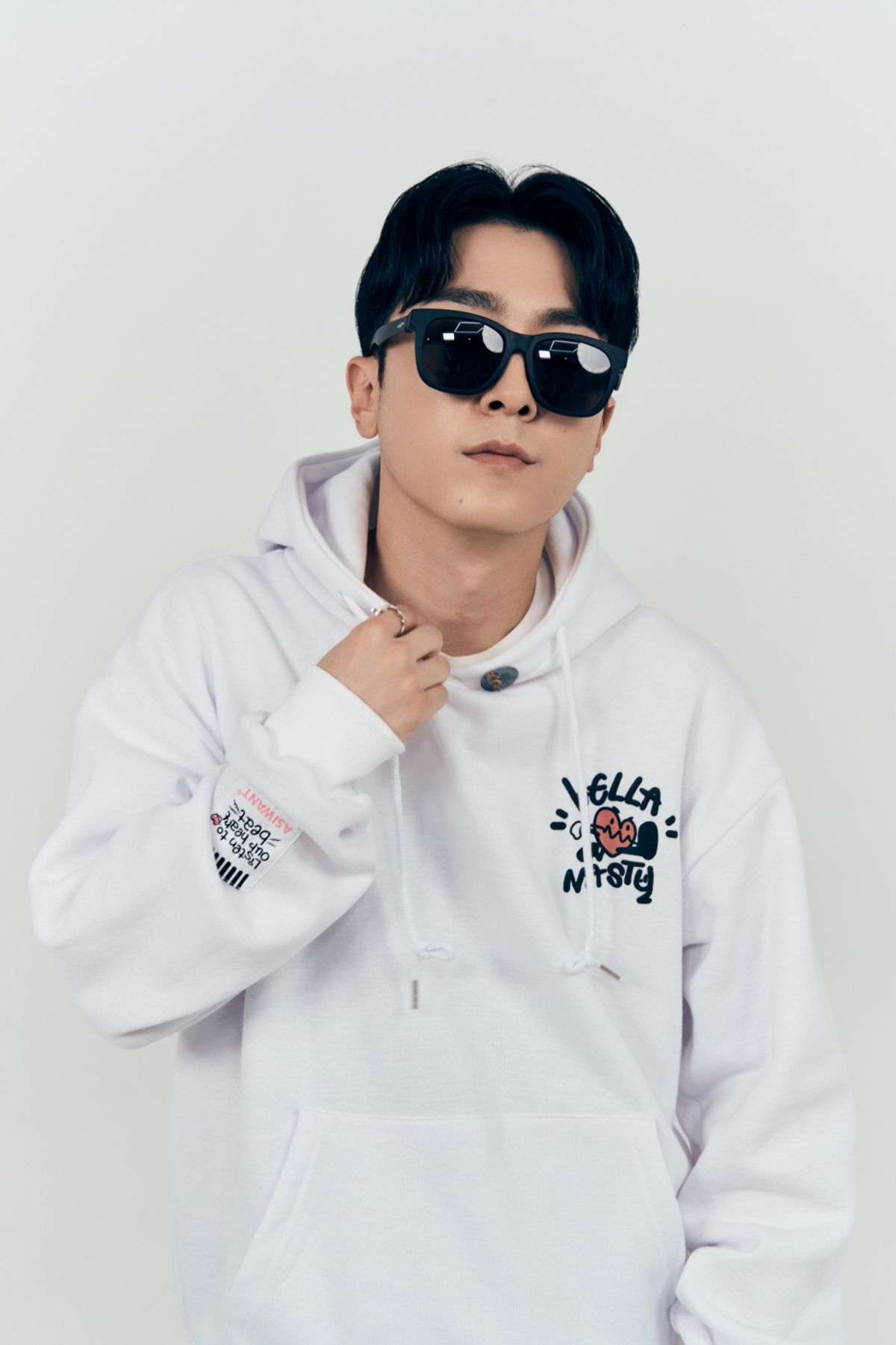 에즈아이원(ASIWANT) HELLA NASTY HOODIE WHITE