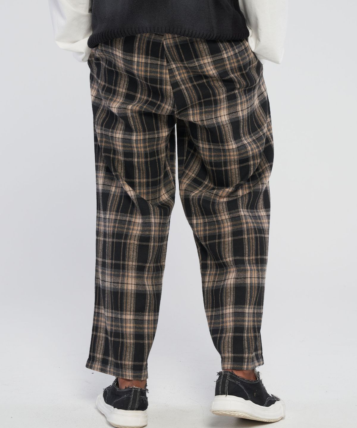 테네르(TENER) Retro checkered wide pants_Black