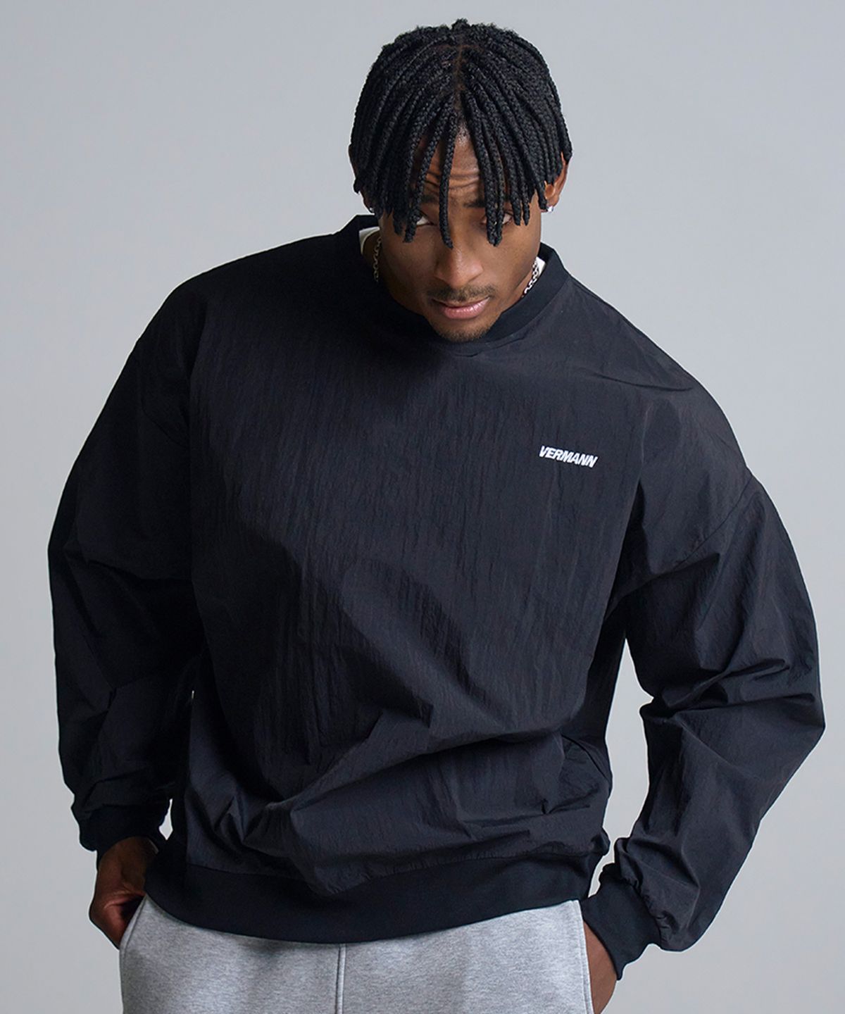 베르만 어패럴(VERMANN APPAREL) 우븐 SIMPLE LOGO 벌룬핏 맨투맨