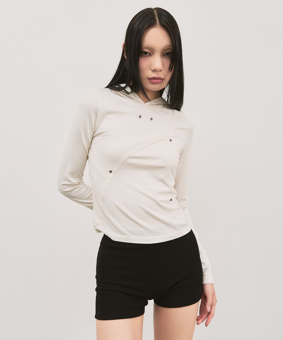 시스에이(SIS A) 스터드 라인 후드 [ivory]
