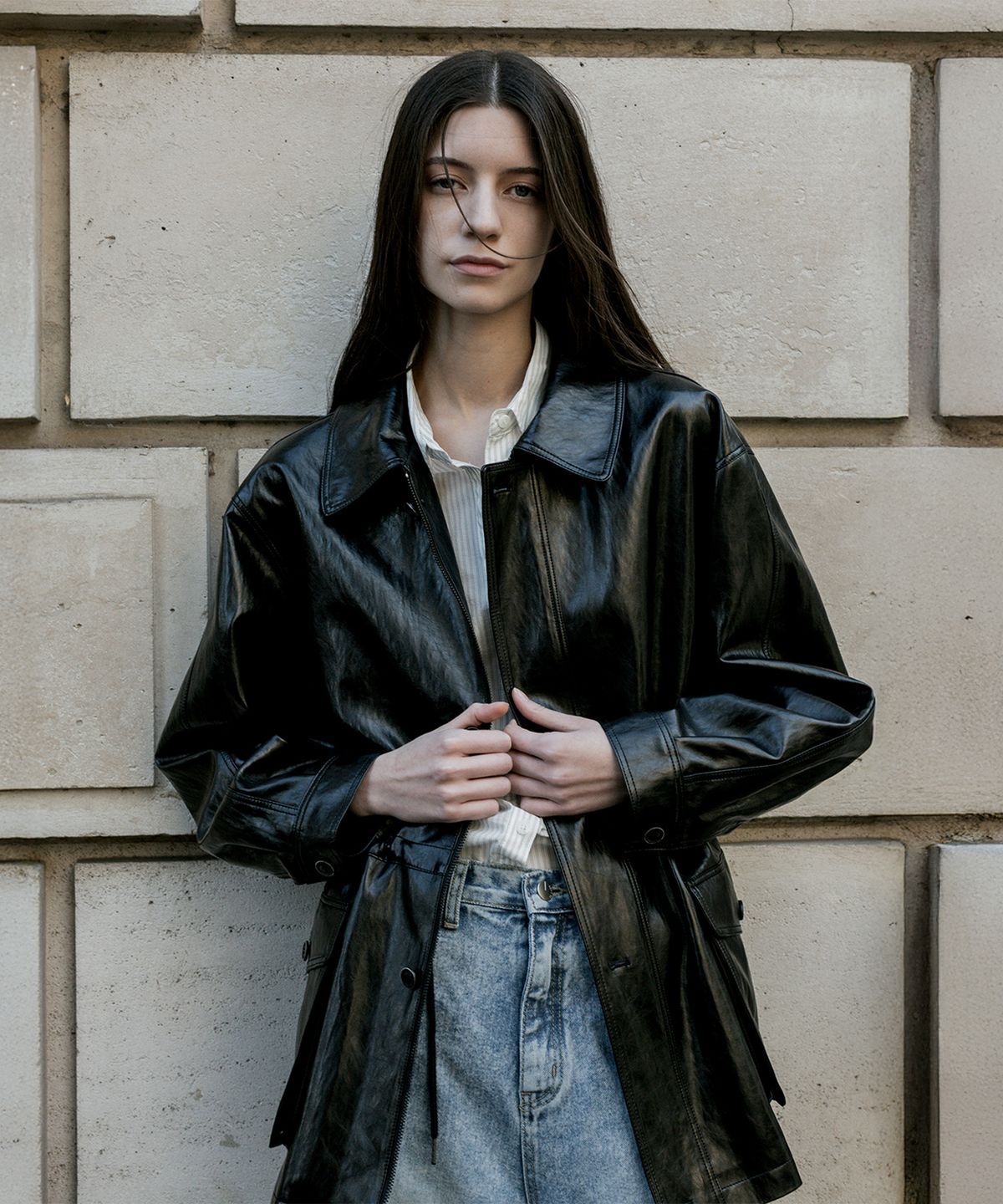리이(RE RHEE) DRAWSTRING WAIST VEGAN LEATHER JACKET