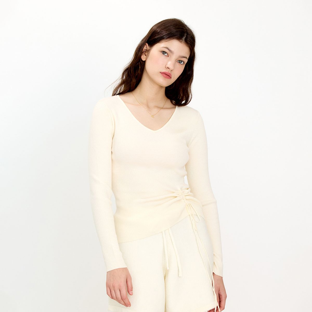 에이앤레이(AEIREI) AR_Drawstring v-neck knit top_4color