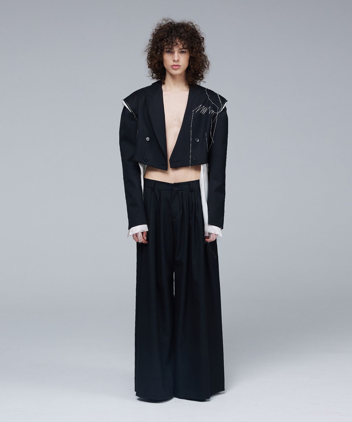 므아므(MMAM) Signature unbalance pin tuck flare slacks