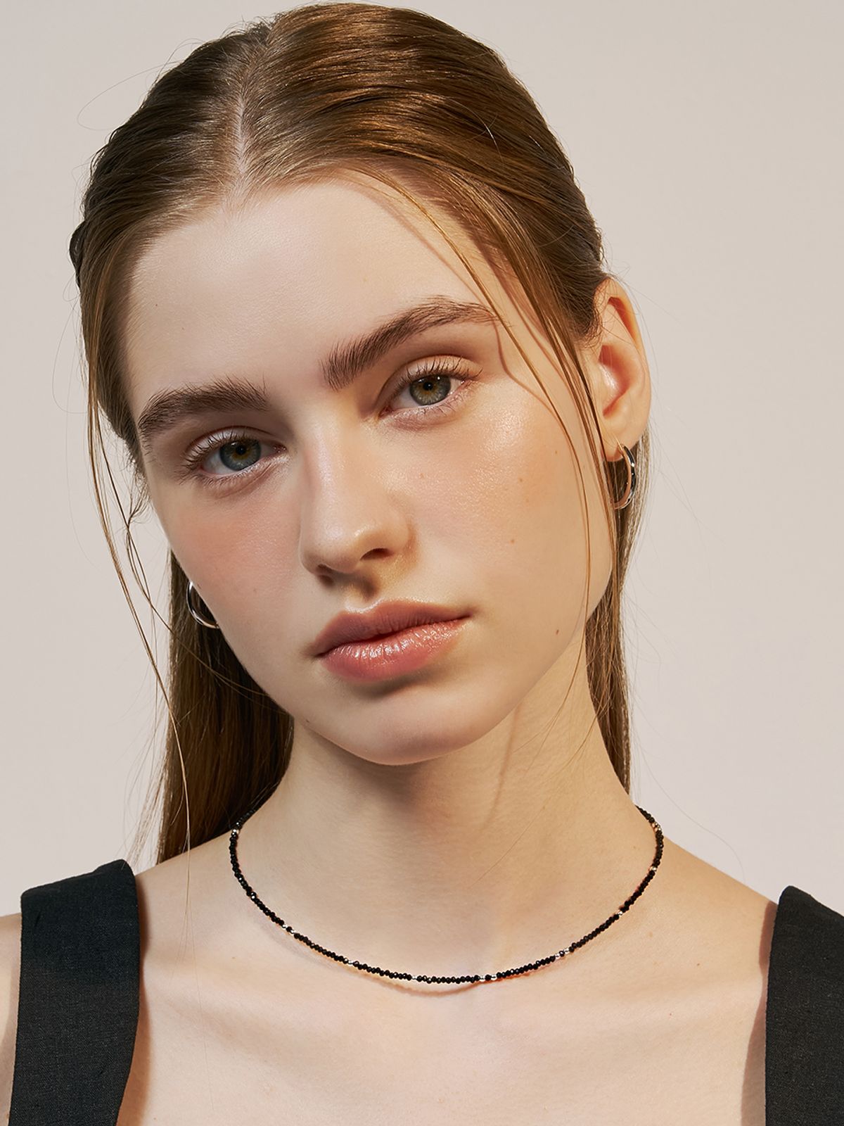 헤이(HEI) black crystal silver ball necklace