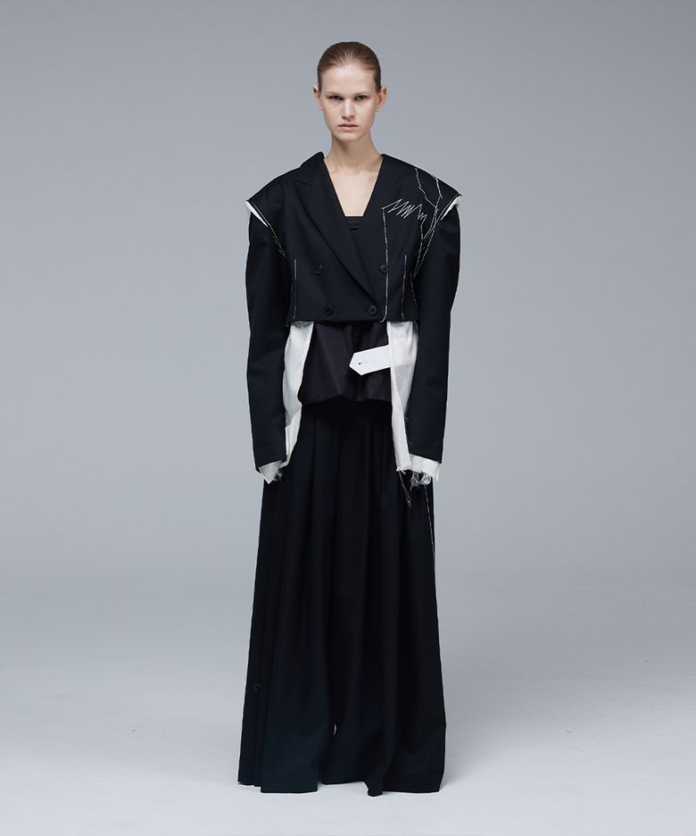 Signature unbalance pin tuck logo band flare slacks