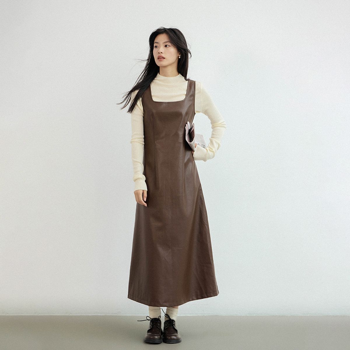 랭썬(LANGSON) LS_Casual sleeveless leather dress