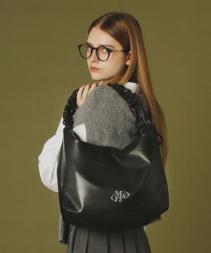 Leather 2way shirring hobo bag _ Black
