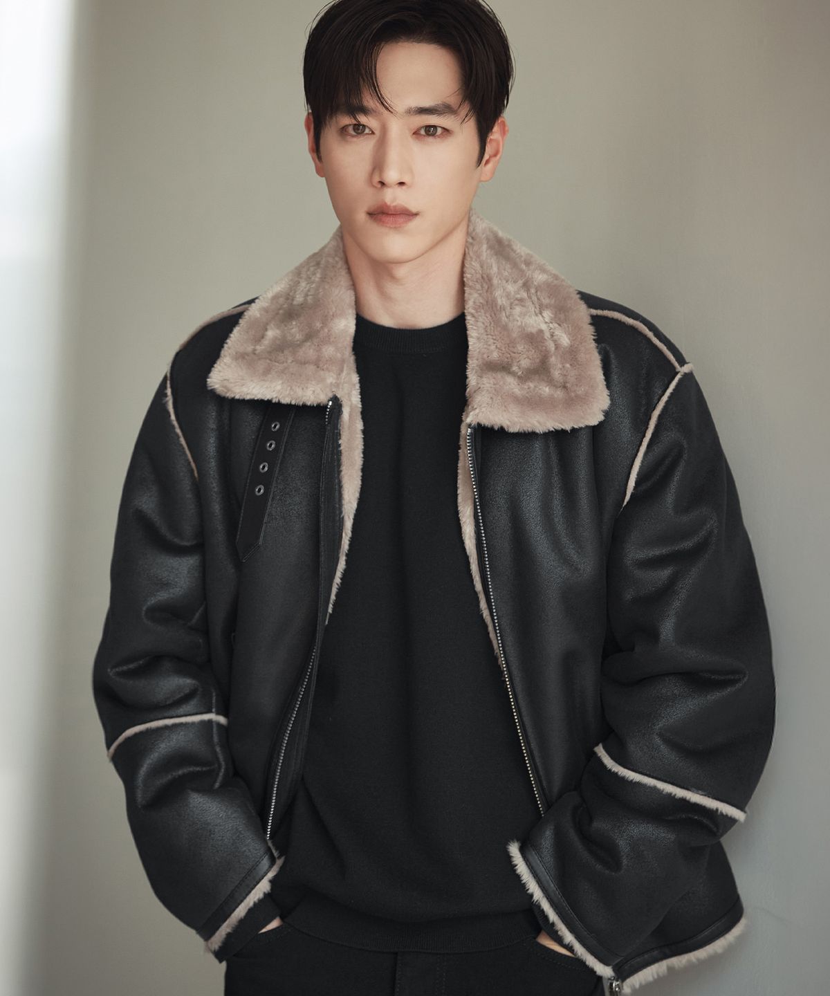 드로우핏(DRAW FIT) 오버사이즈 스웨이드 라인 무스탕 자켓 [BLACK]