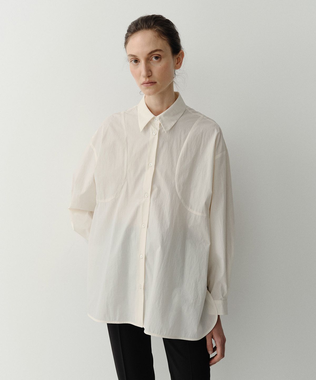 이아(EAAH) CURVED SHIRT (CREAM)