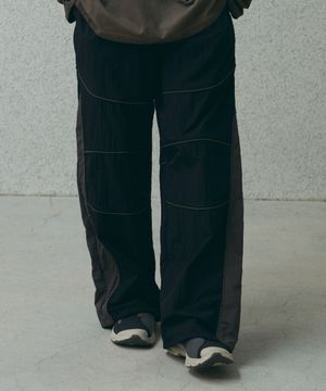 컬러블록 파이핑 트랙팬츠 [블랙]
