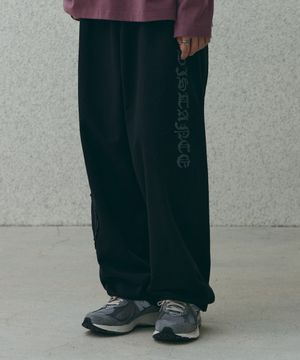 고딕 아플리케 스웻팬츠 [블랙]