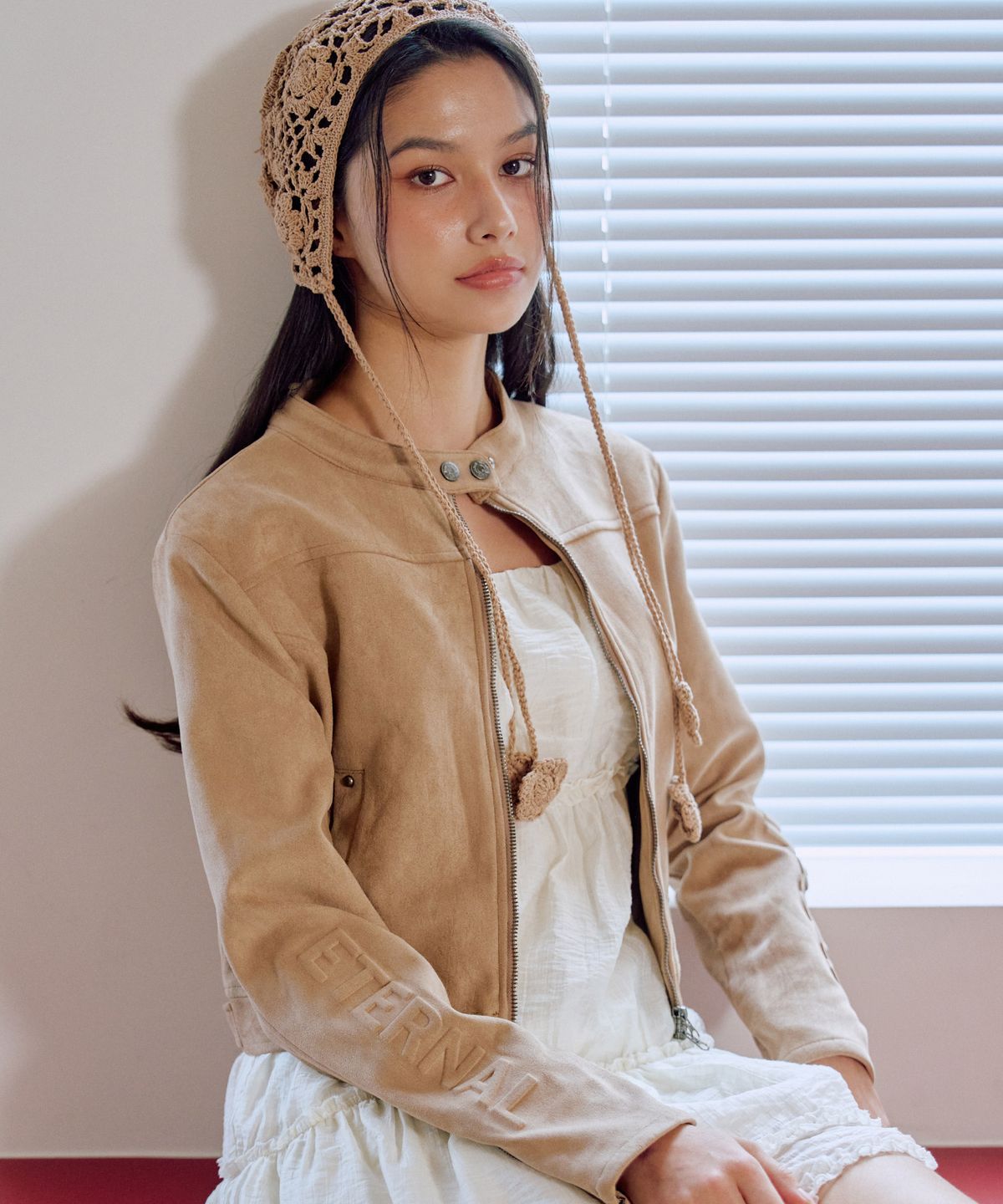 제로플래닛(ZEROPLANET) 모니카 레터링 스웨이드 자켓 [CAMEL]