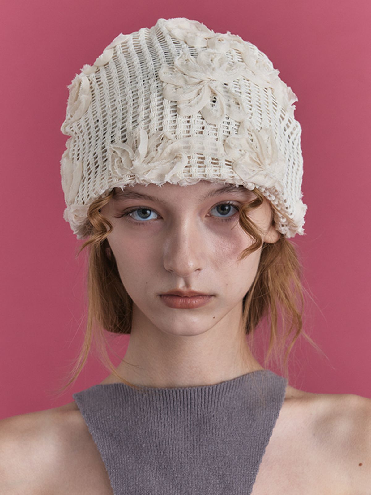 포에지담(POESIEDAME) ROSA KNIT BEANIE IN IVORY