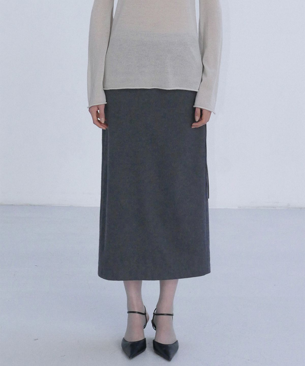 엔오르(EN OR) FLANNEL STRIPE STRAP SKIRT - GREY