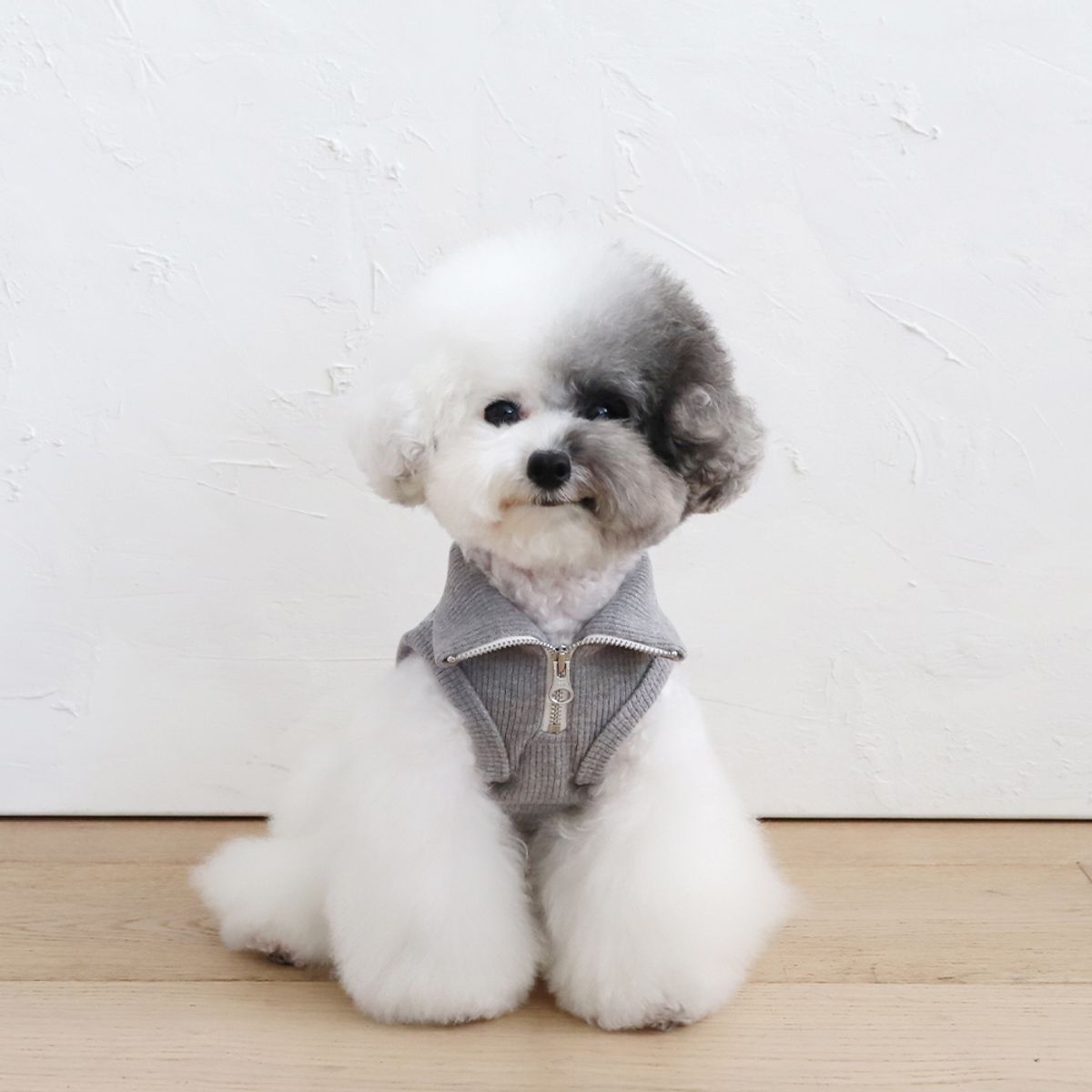 쉬오트(CHIOT) 소프트 슬리브리스 하프집업 (소프트그레이)