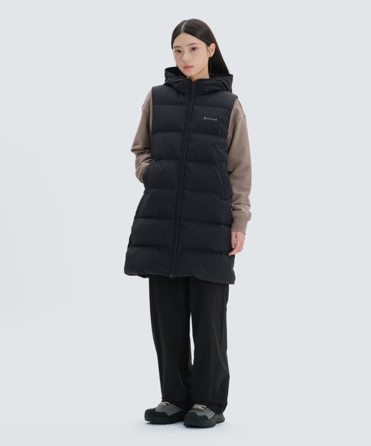 스노우피크 어패럴(SNOWPEAK APPAREL) 여성 후드 중기장 경량 다운 베스트 (S24WWGDV65) Black