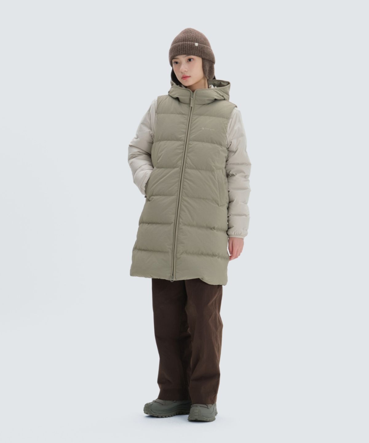 스노우피크 어패럴(SNOWPEAK APPAREL) 여성 후드 중기장 경량 다운 베스트 (S24WWGDV65) Olive
