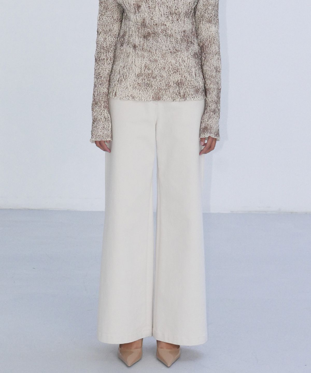 엔오르(EN OR) BIZO DETAIL FLARE PANTS - CREAM