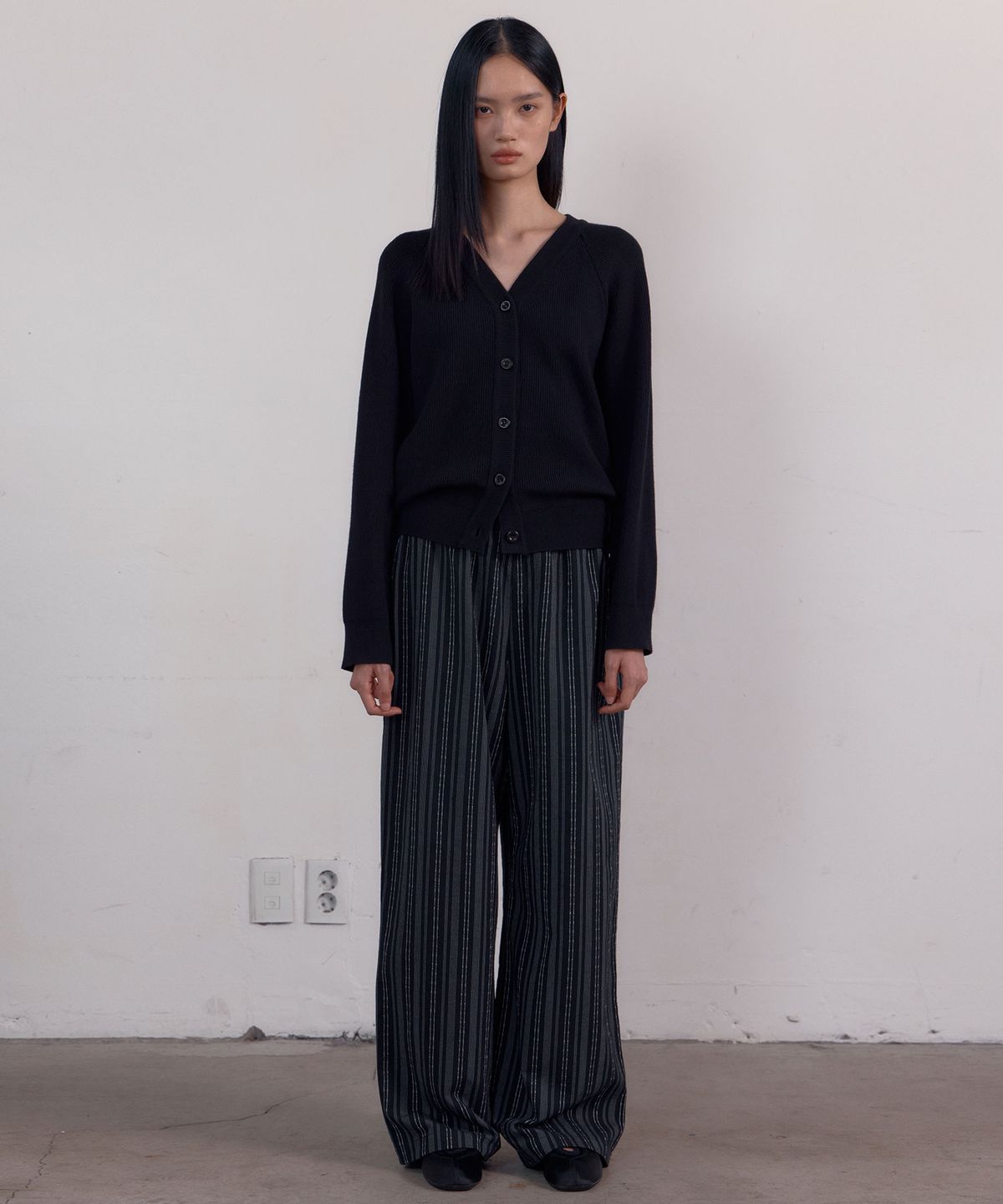 38컴온커먼(38COMEONCOMMON) Stripe Banding Pants (Black)