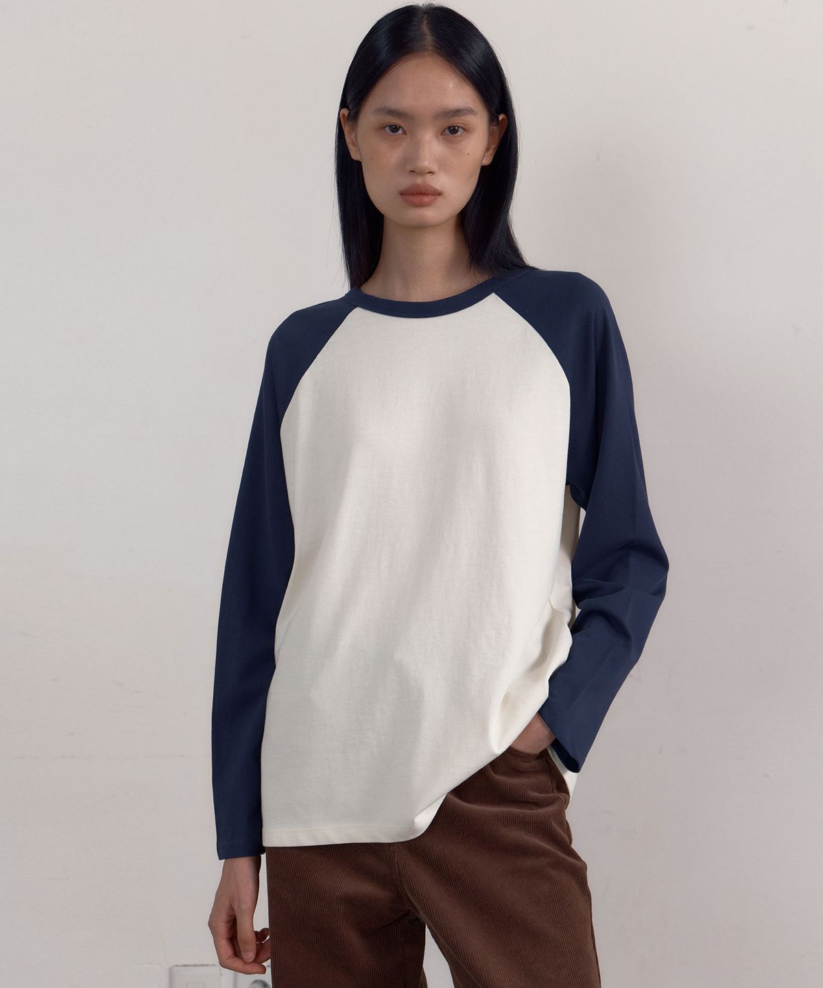 38컴온커먼(38COMEONCOMMON) Loose Raglan Long Sleeve T-Shirts (Navy)