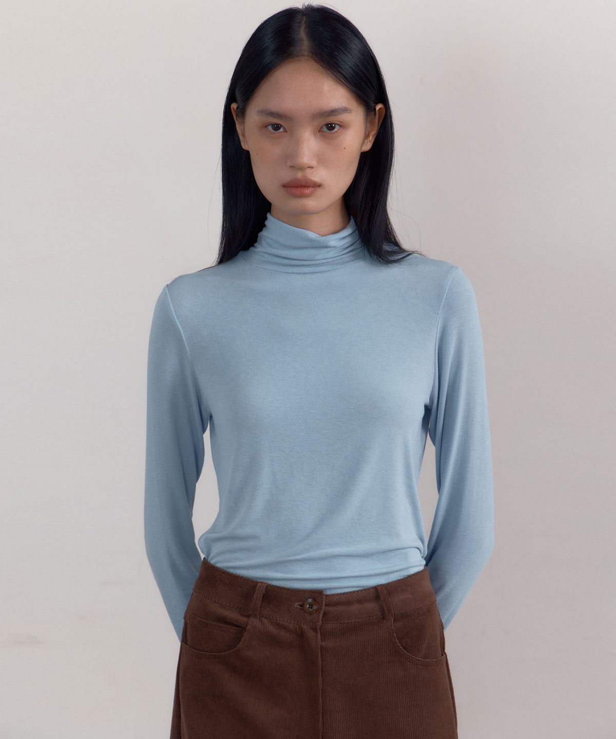 38컴온커먼(38COMEONCOMMON) Soft Slim Turtle-neck Top (Sky Blue)