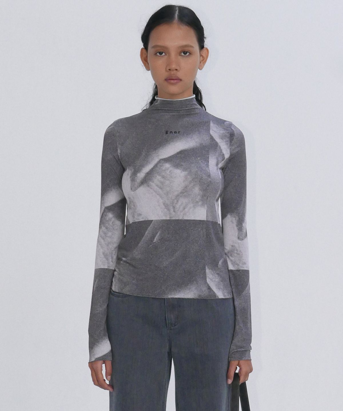 엔오르(EN OR) LOGO HALF NECK JERSEY TOP  - DARK GREY