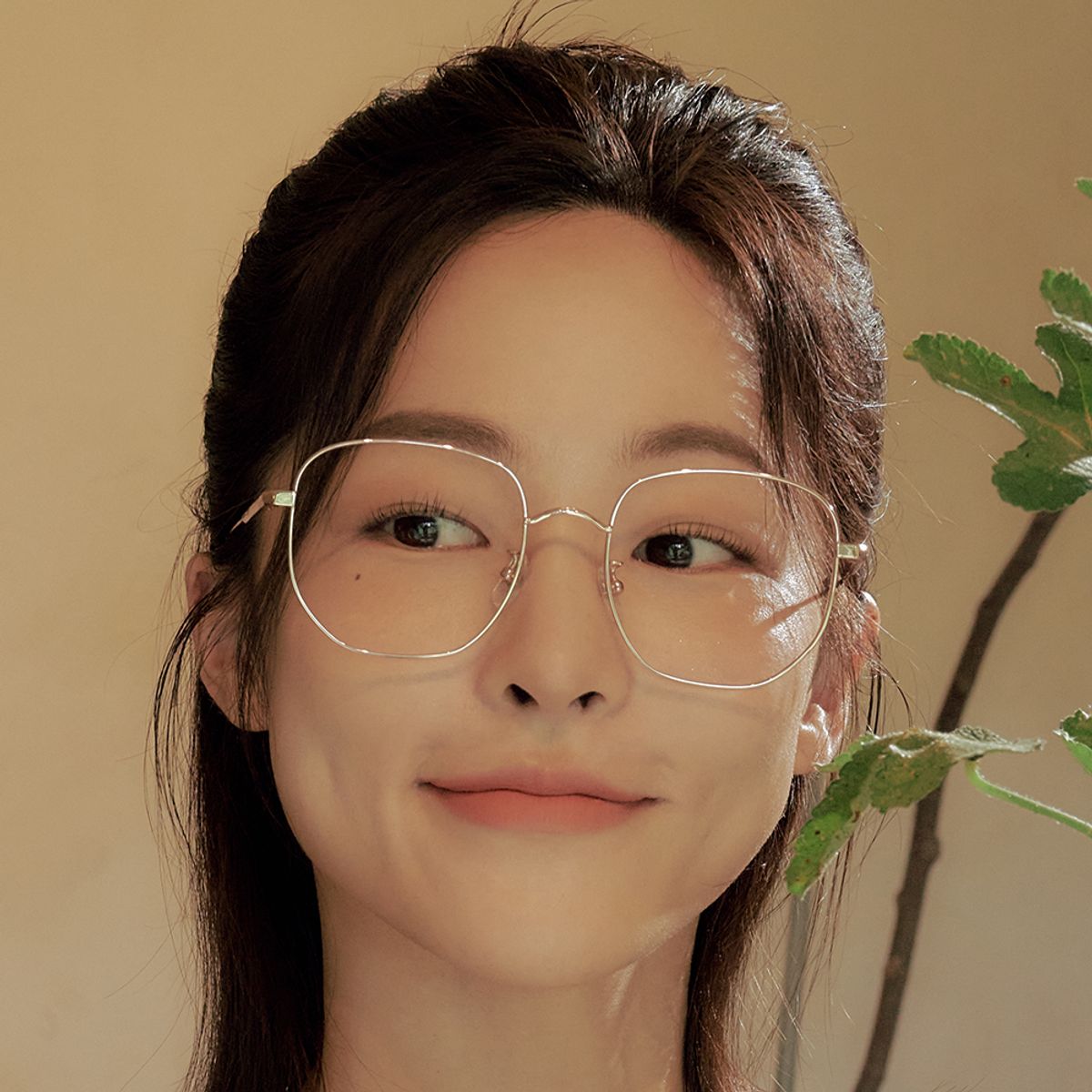 알로아이웨어(ALO EYEWEAR) [illusionist] 오버사이즈 스퀘어 티타늄 로즈골드 안경테 IL8403 2424G