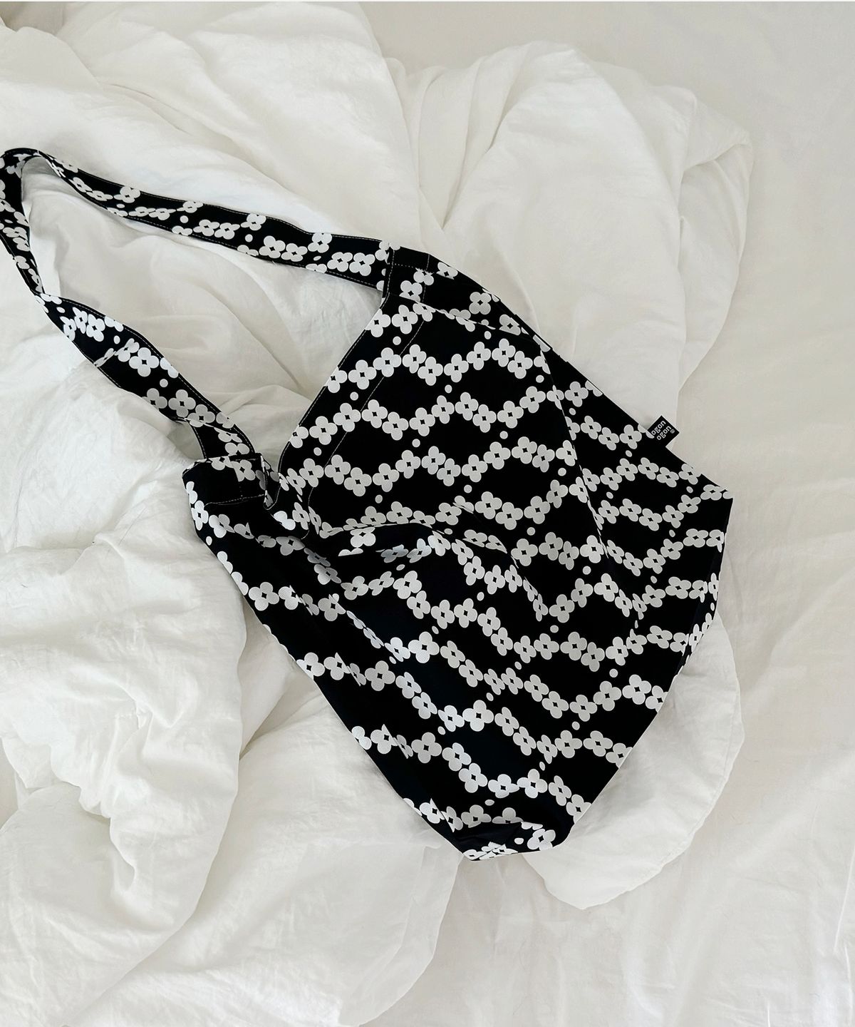 소곤소곤(SOGONSOGON) clover black bag