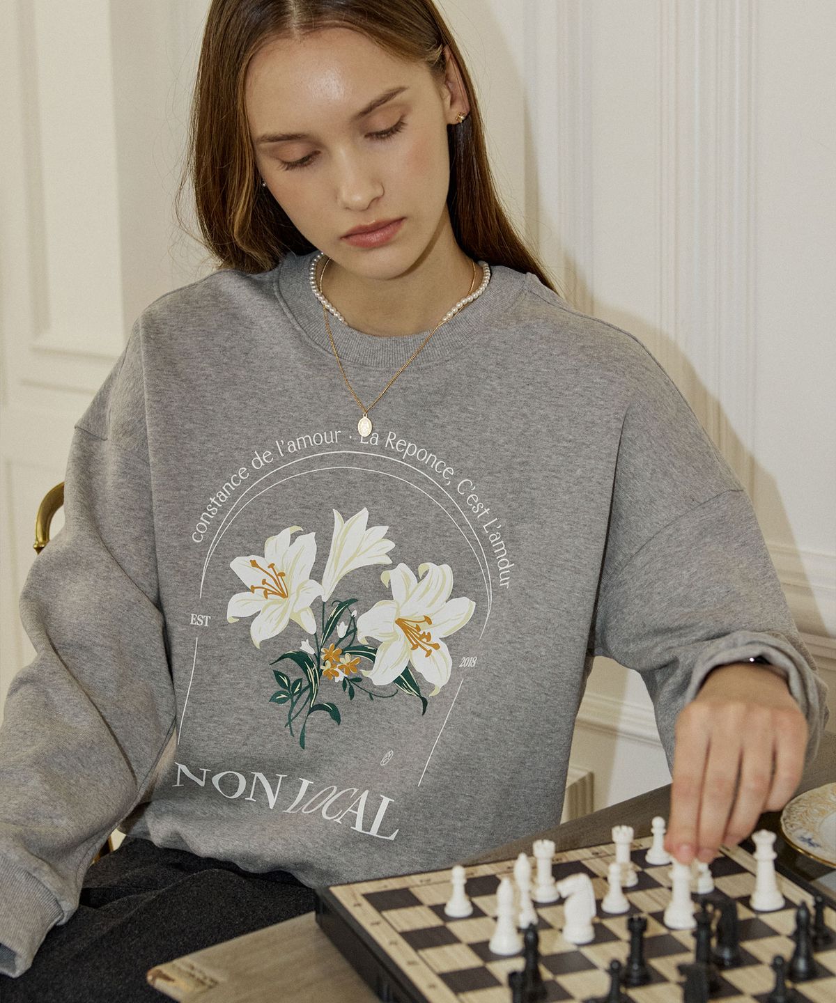논로컬(NONLOCAL) Glasshouse Lily Print Sweatshirt - Melange Grey