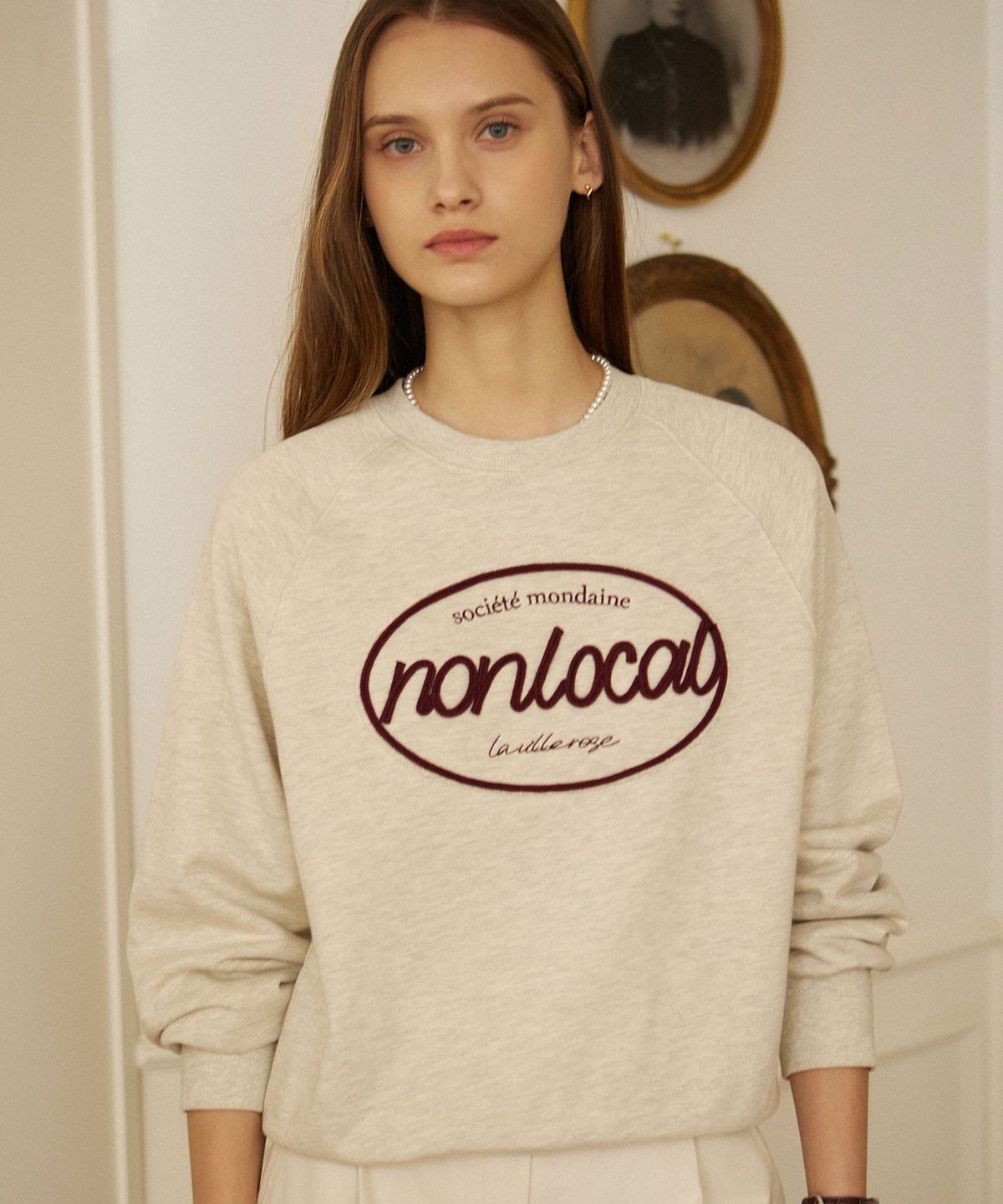 논로컬(NONLOCAL) String Craft Applique Sweatshirt - Oatmeal