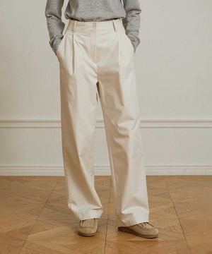 One-Tuck Baggy Pants - Light Beige
