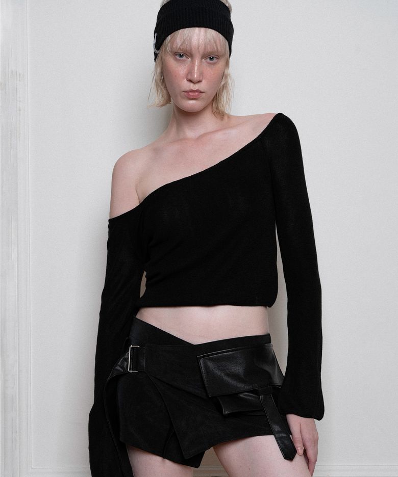 BASIC OFF-SHOULDER LONG SLEEVE KNIT, BLACK