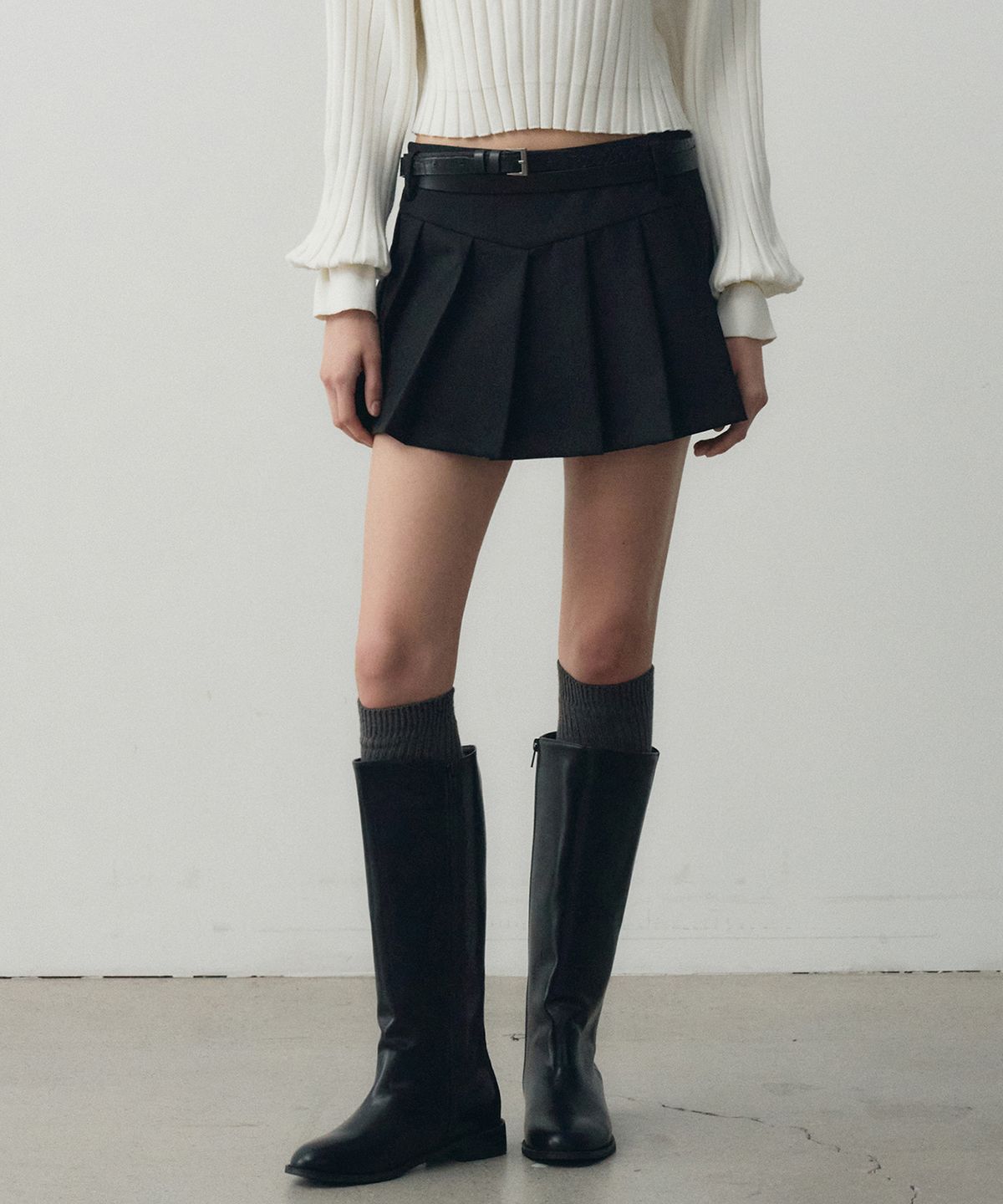 노이어 포 우먼(NOIRER FOR WOMAN) 울 플리츠 미니 스커트 (블랙)