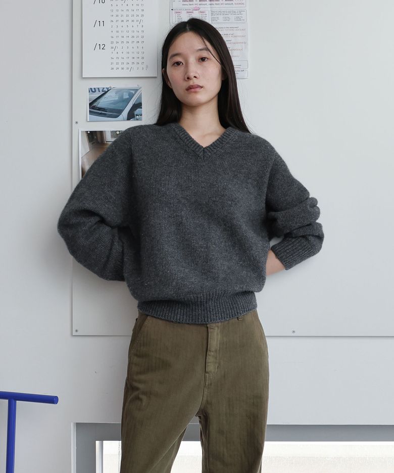 파인 울 브이넥 풀오버 (차콜)