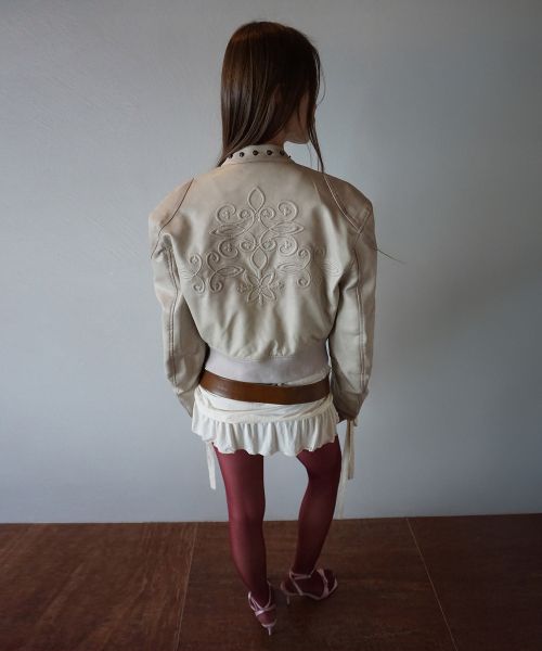스컬프터(SCULPTOR) Emboss Faux Leather Bomber Ivory - 사이즈