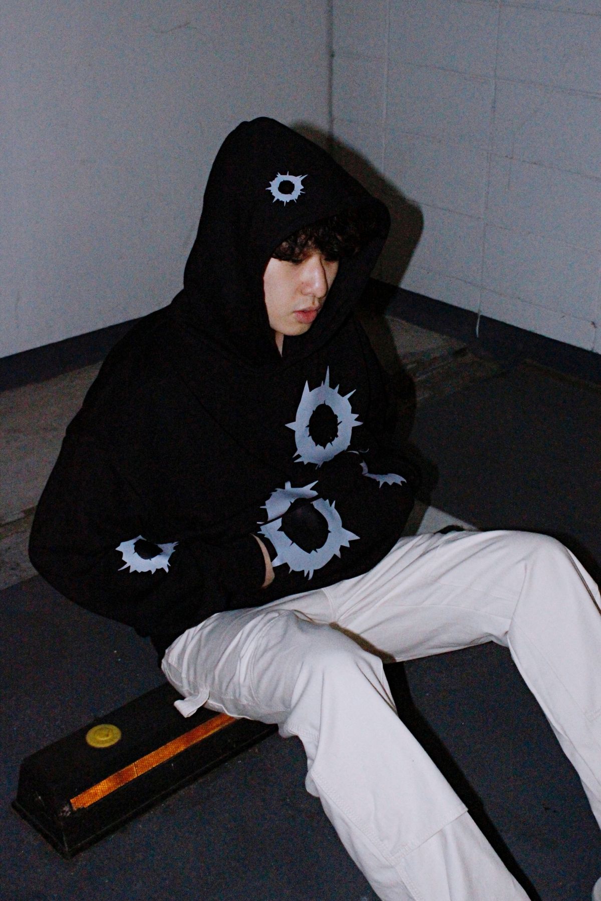 커뮤니티클럽(COMMUNITY CLUB) BULLET HOLE HOODIE
