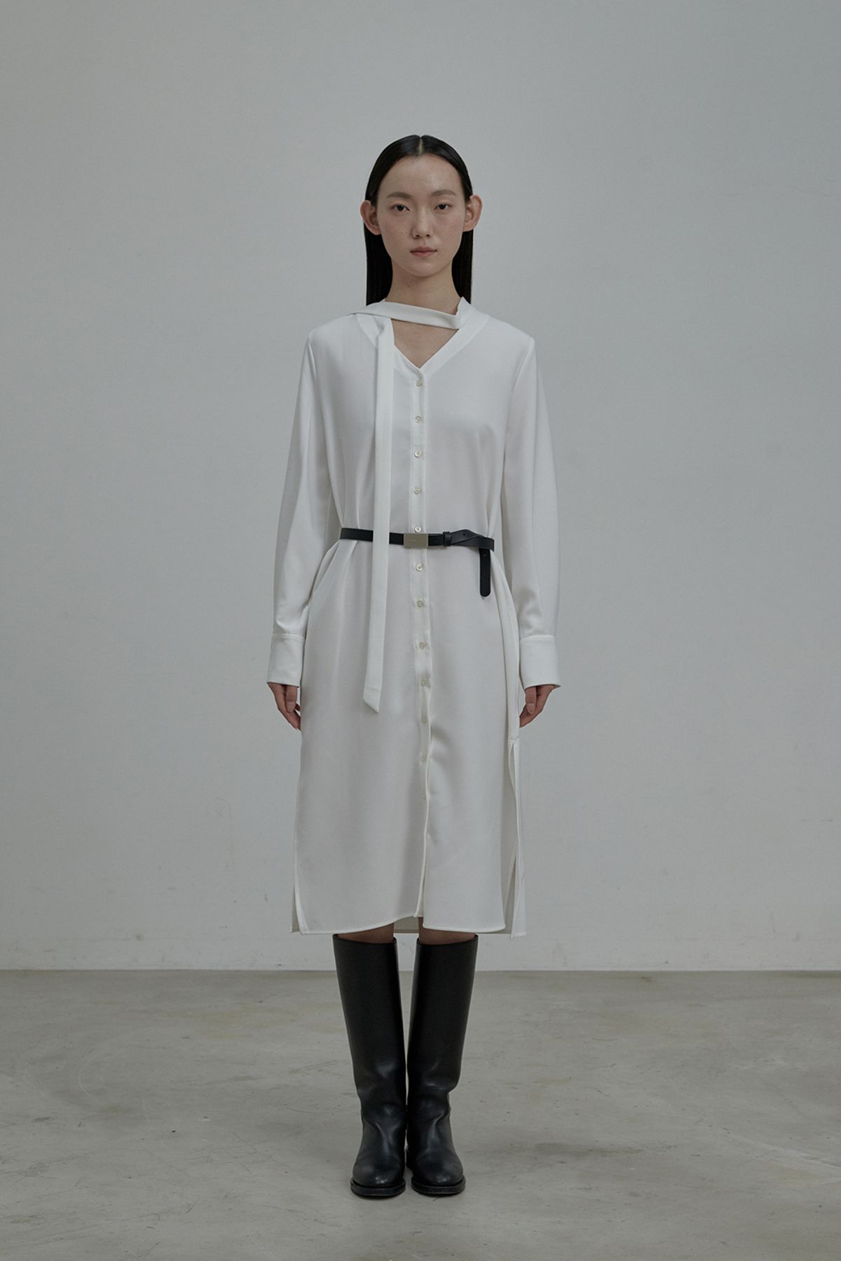 마우솔레움(MAU SOLEUM) Daniel Tie Blouse Dress - White