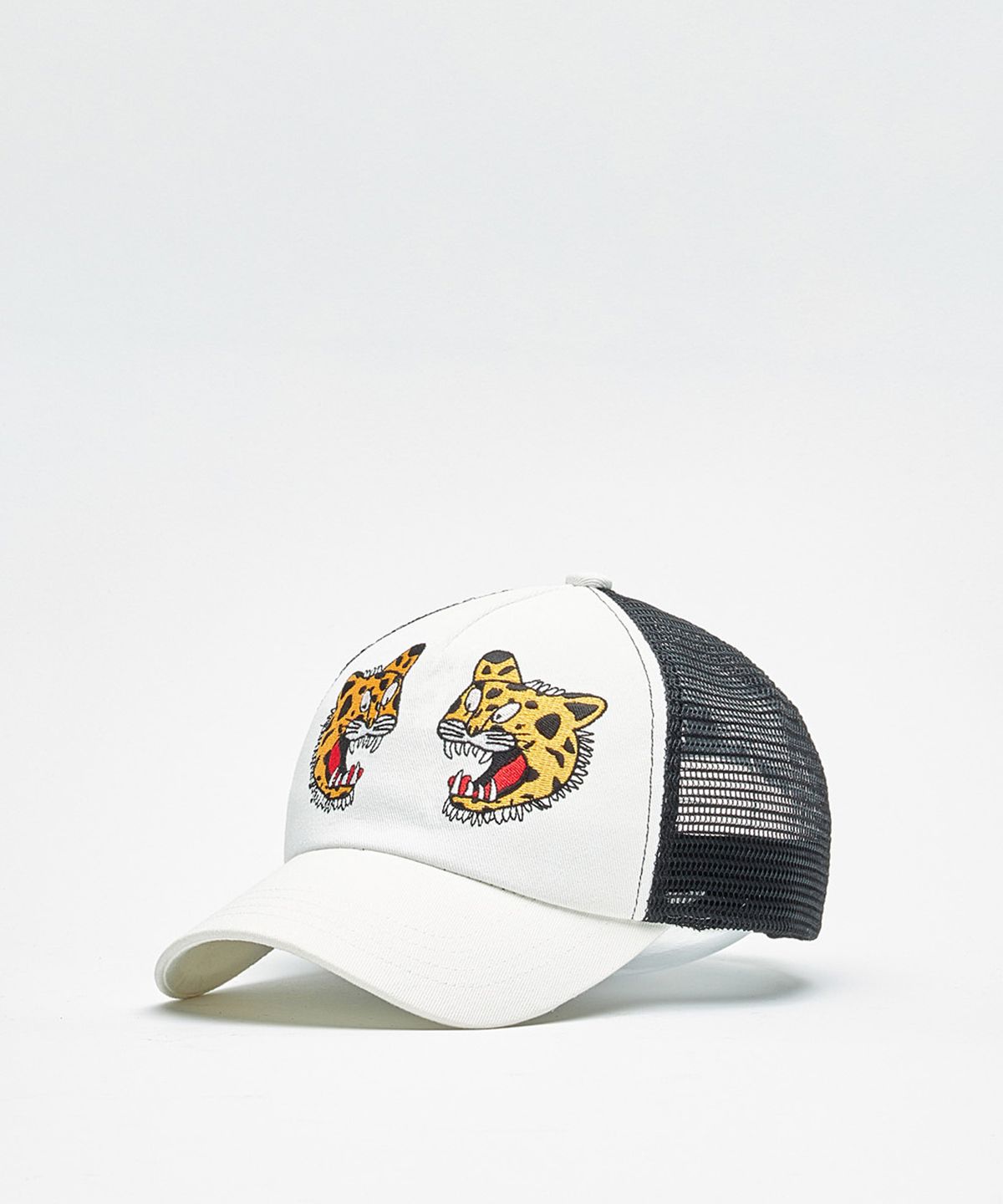 1011갤러리(1011 GALLERY) EMBROIDERED TIGER TRUCKER CAP