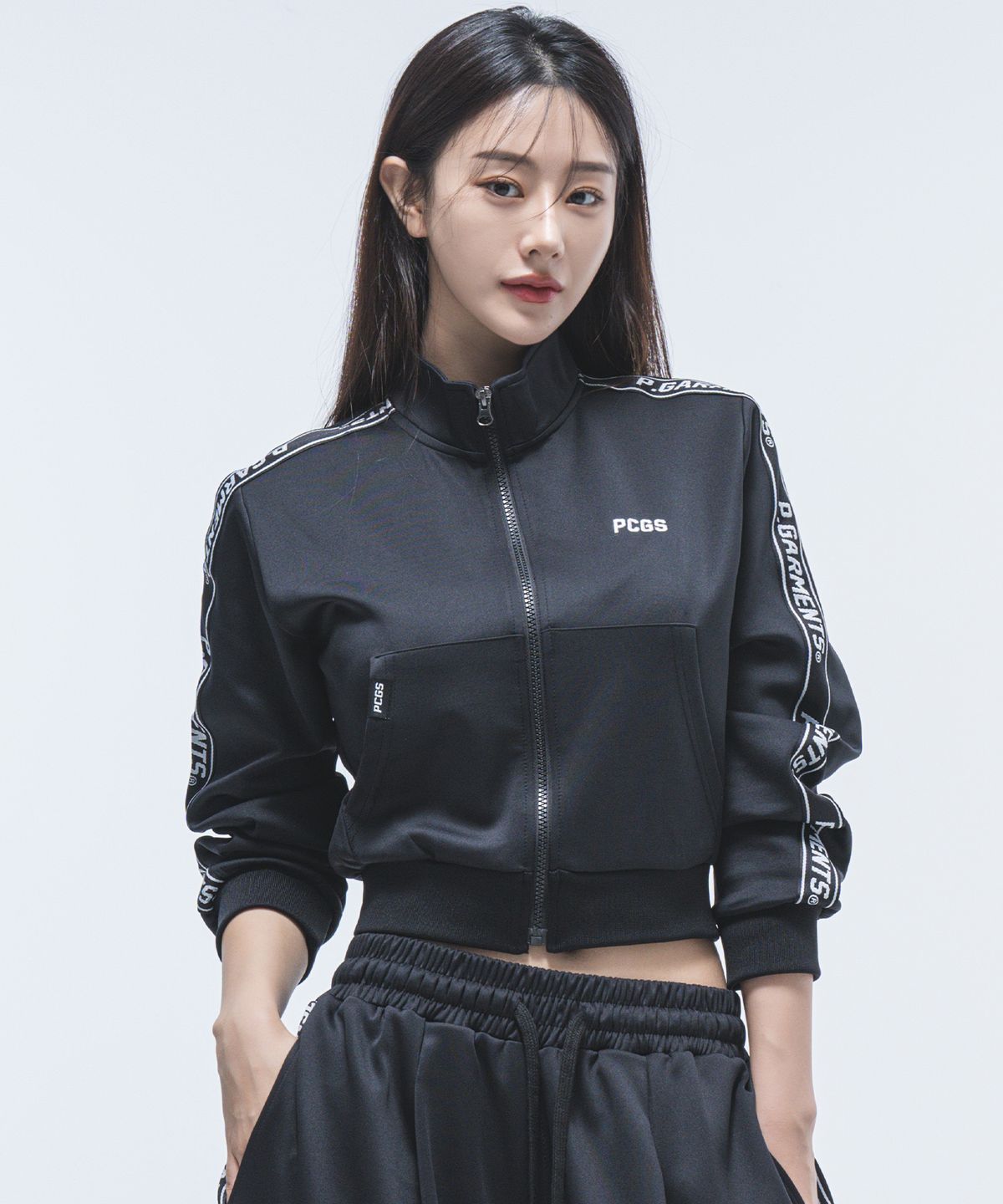 피지컬가먼츠(PHYSICAL GARMENTS) P5028 우먼 레터링라인 져지 하프집업 [블랙]