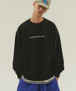 카멜 스튜디오 로고 스웨트셔츠(블랙)