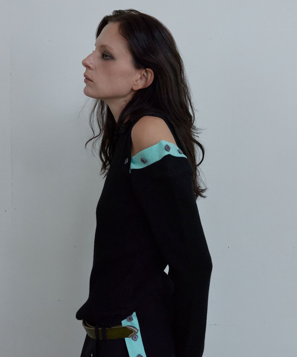헤레틱(HERETIC) BUTTON CUT-OFF KNIT / black