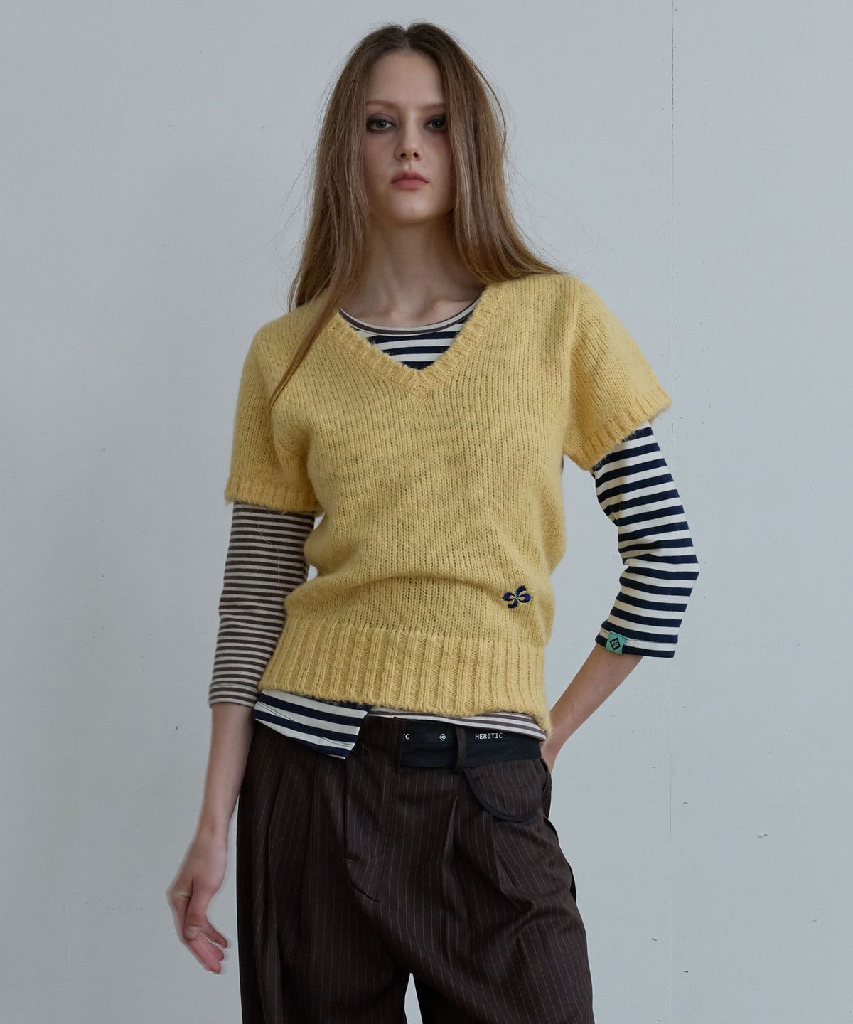 헤레틱(HERETIC) BUTTON V-NECK KNIT / yellow