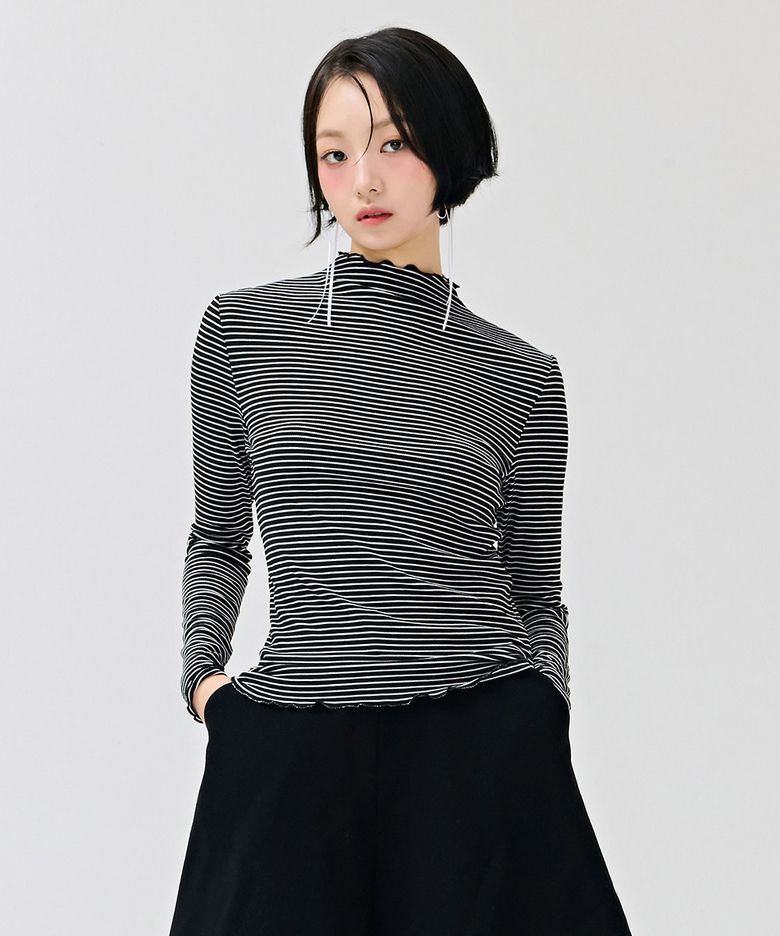 여성 스트라이프 터틀넥 티셔츠-블랙