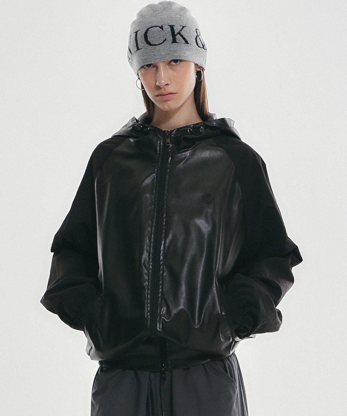 닉앤니콜(NICK&NICOLE) RAGLAN HOODY LEATHER JUMPER_BLACK