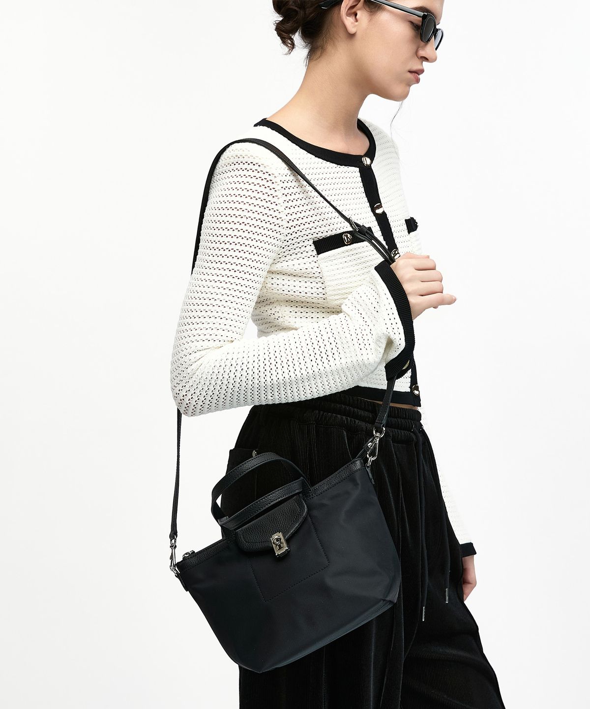 분크(VUNQUE) Occam Doux Youth Tote S (오캄 두 유스 토트 스몰) Black
