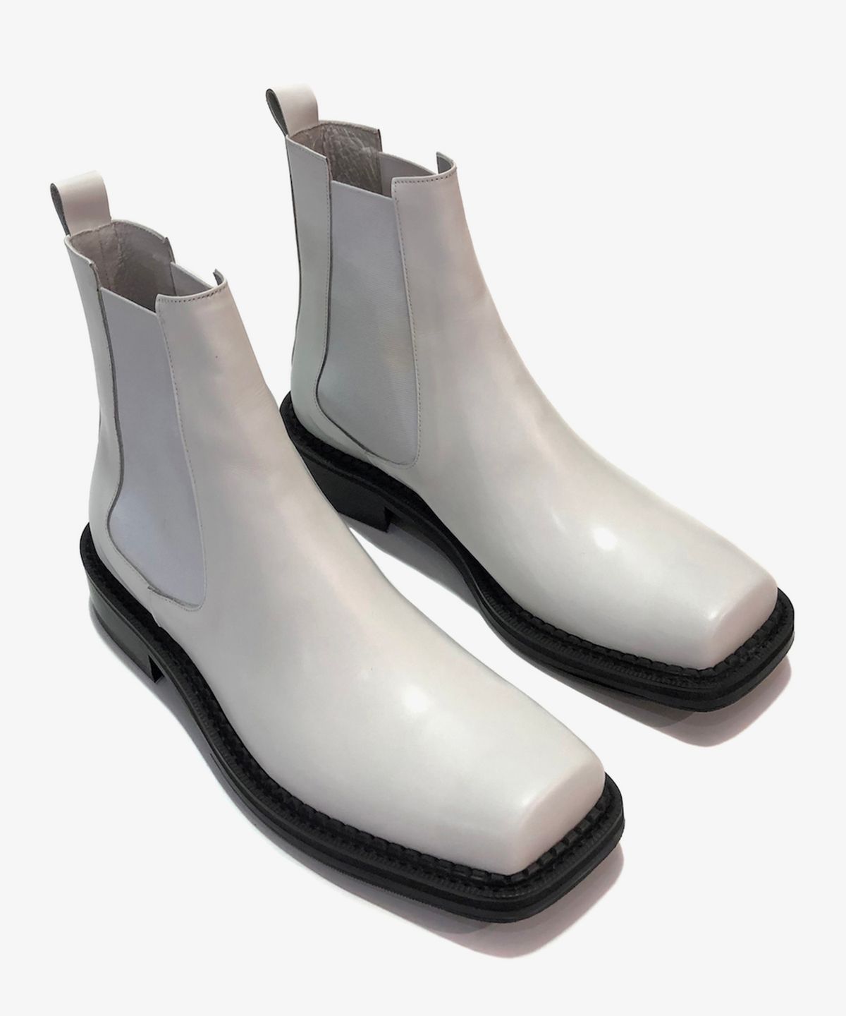 조앤슈(JOENSHOE) 클라이네 스퀘어 첼시부츠 화이트