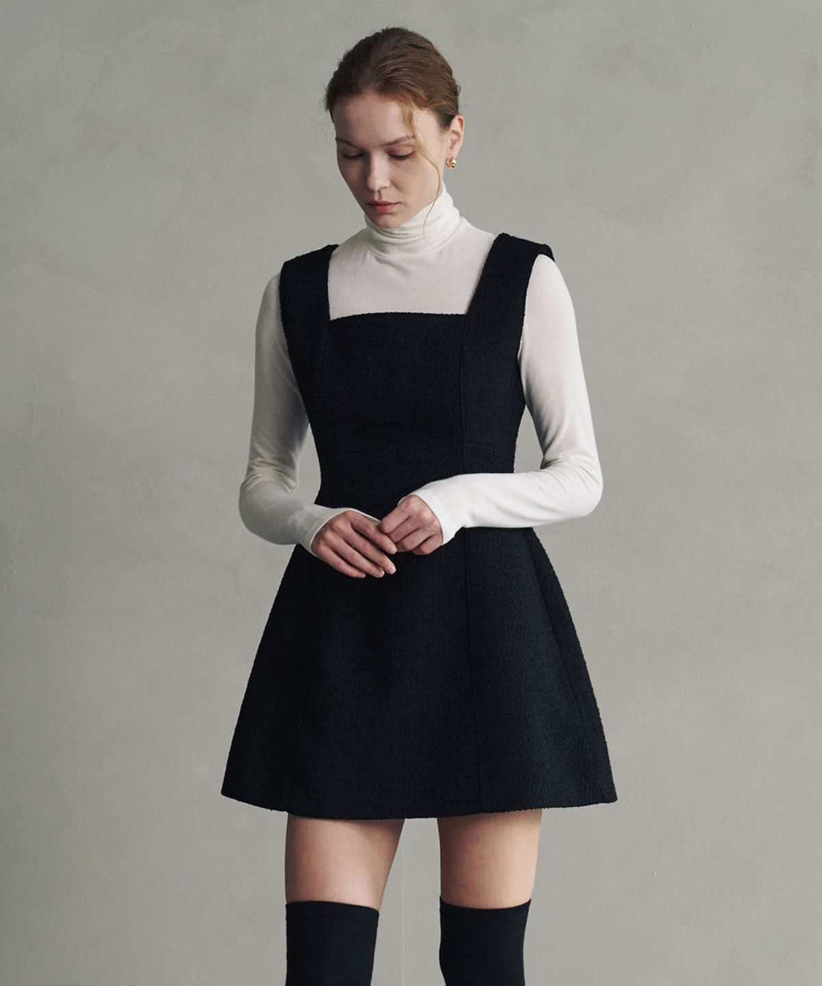 마롯(MARROT) WOOL TWEED VOLUME MINI DRESS_BLACK